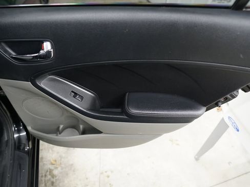 Used 2016 Kia Forte LX image 34