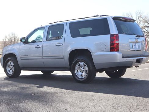 Used 2013 Chevrolet Suburban LT image 7