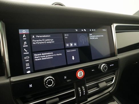 Certified 2026 Porsche Macan AWD/4WD image 26