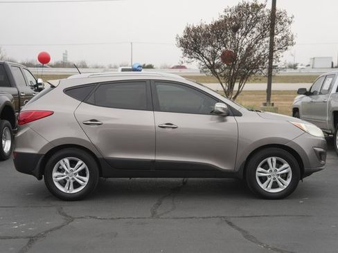 Used 2012 Hyundai Tucson GLS image 5