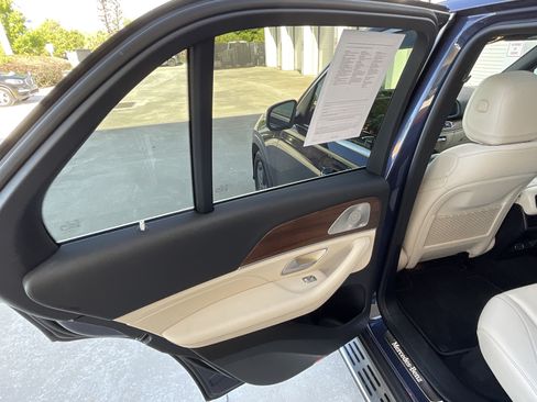 Used 2024 Mercedes-Benz GLE 450 4MATIC image 23
