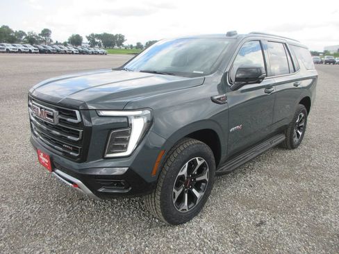 New 2026 GMC Yukon AT4 w/ LPO, Floor Liner Package AWD/4WD image 9