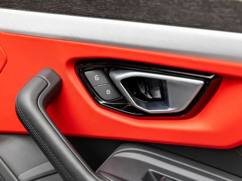 Used 2022 Lamborghini Urus image 50