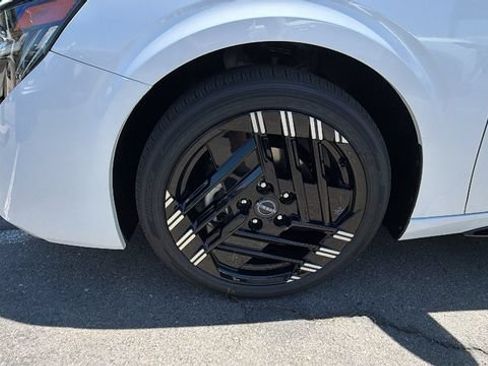 New 2026 Nissan Sentra SR w/ Floor Mat Package FWD image 10