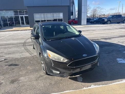 Used 2015 Ford Focus SE w/ SE Sport Package image 5