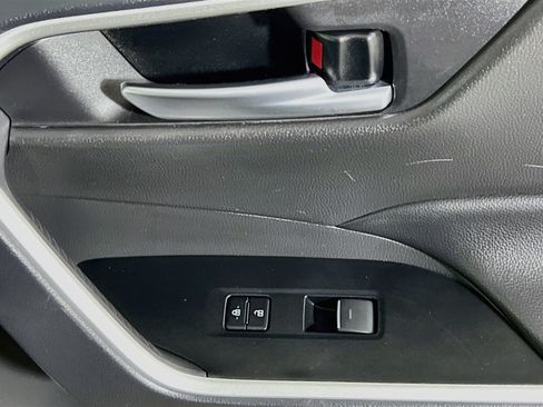 Used 2025 Toyota RAV4 XLE FWD image 32