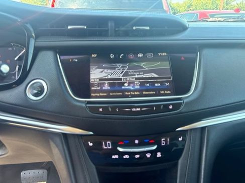 Used 2017 Cadillac XT5 Luxury w/ Driver Awareness Package FWD image 5