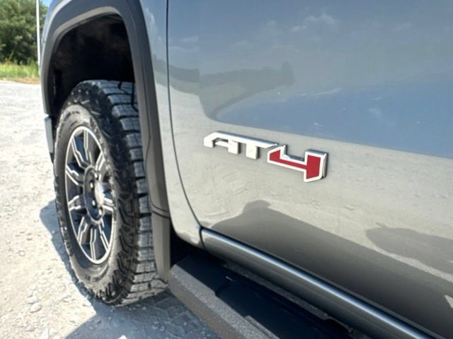 Used 2025 GMC Sierra 1500 AT4 w/ AT4 Premium Package AWD/4WD image 12