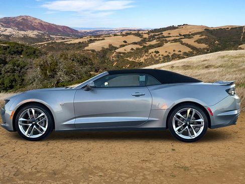 Used 2023 Chevrolet Camaro LT w/ RS Package image 7