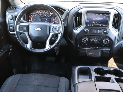 Used 2020 Chevrolet Silverado 1500 LT image 18