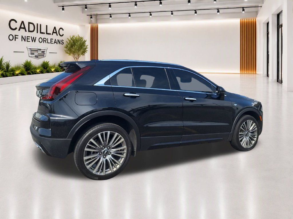 Certified 2025 Cadillac XT4 Premium Luxury w/ Technology Package FWD image 3