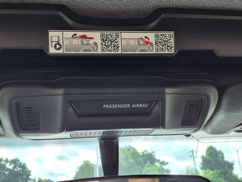 Used 2025 Jeep Wrangler Sport AWD/4WD image 27