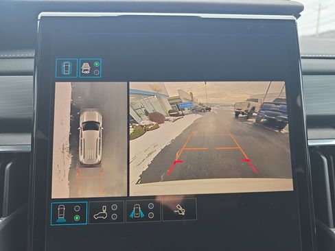 Used 2025 GMC Acadia Elevation w/ Elevation Premium Package image 28