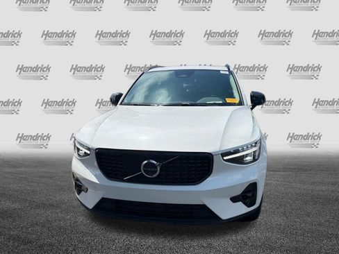 Used 2026 Volvo XC40 B5 Plus AWD/4WD image 7