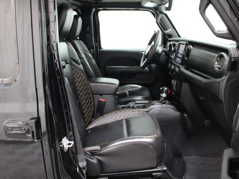Used 2023 Jeep Gladiator Overland AWD/4WD image 27