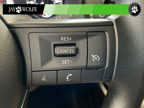Used 2024 Nissan Rogue S AWD/4WD image 13