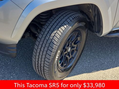 Used 2022 Toyota Tacoma SR5 w/ Technology Package AWD/4WD image 38