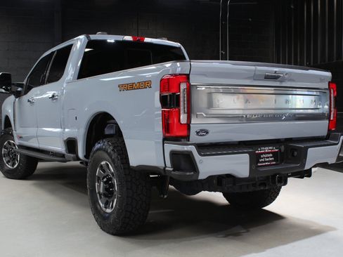 Used 2024 Ford F250 Platinum w/ Tremor Off-Road Package AWD/4WD image 12