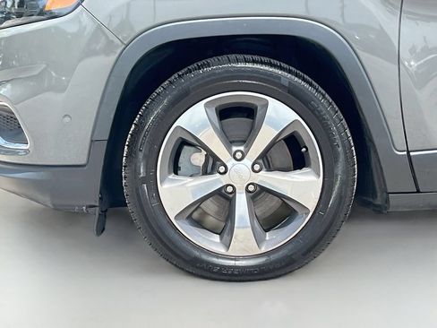 Used 2019 Jeep Cherokee Limited w/ Technology Group FWD image 31