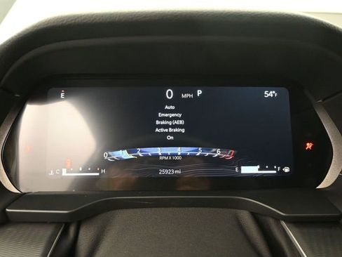 Used 2023 Jeep Grand Cherokee L Laredo image 32