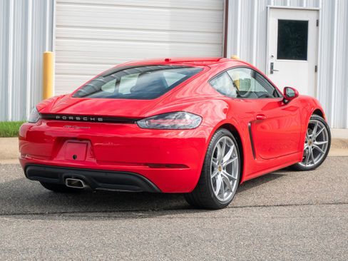 Used 2025 Porsche 718 Cayman image 7