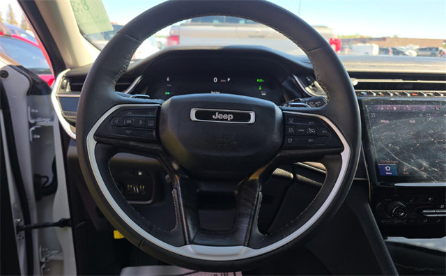 Used 2022 Jeep Grand Cherokee Limited 4xe w/ Luxury Tech Group II AWD/4WD image 12