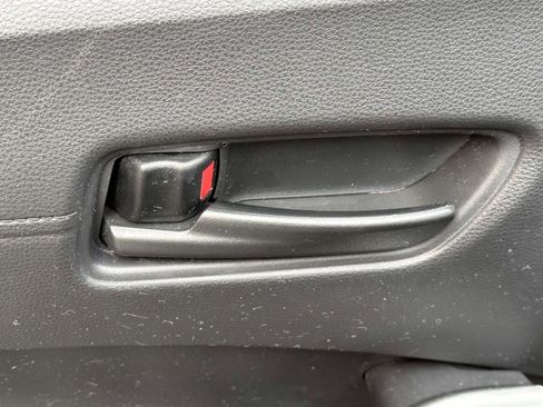 Used 2022 Toyota Corolla Cross LE image 13