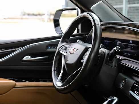 Used 2021 Cadillac Escalade ESV Sport w/ Driver Assist Tech Package image 12