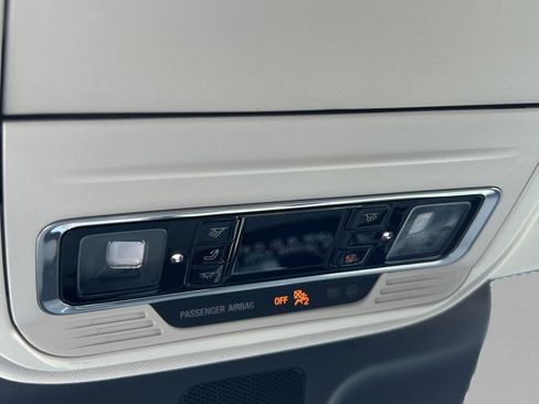 New 2027 Lincoln Navigator Premiere RWD image 11