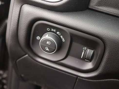 Used 2025 RAM 2500 Big Horn AWD/4WD image 26