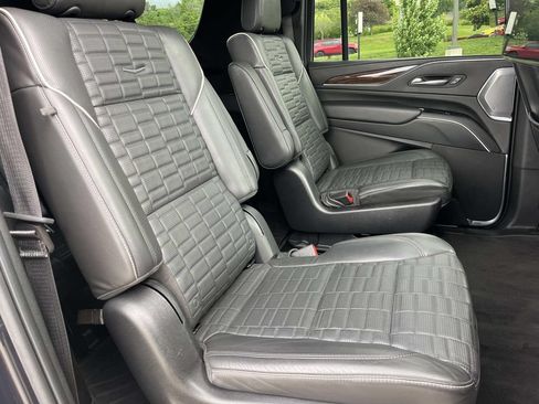 Used 2022 Cadillac Escalade ESV Premium Luxury Platinum AWD/4WD image 27