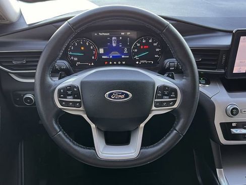 Used 2020 Ford Explorer XLT w/ Equipment Group 202A image 22