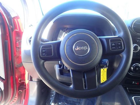 Used 2013 Jeep Compass Sport FWD image 5