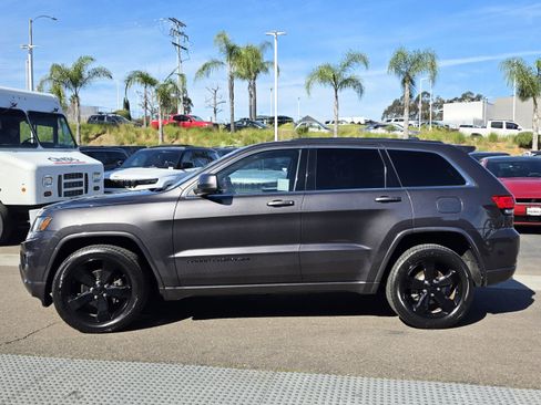 Used 2015 Jeep Grand Cherokee Altitude image 2