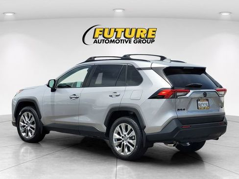 Used 2022 Toyota RAV4 XLE Premium FWD image 7