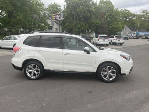 Used 2018 Subaru Forester 2.5i Touring AWD/4WD image 6