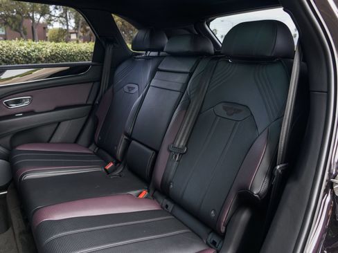 Certified 2022 Bentley Bentayga AWD/4WD image 23