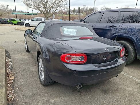 Used 2014 MAZDA MX-5 Miata Sport image 4
