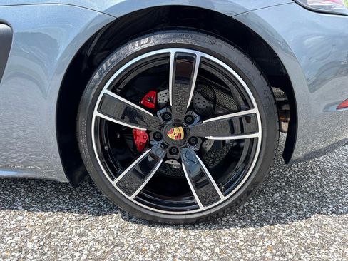 Used 2025 Porsche 718 Cayman S w/ Premium Package RWD image 35