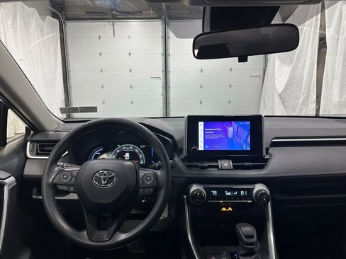 Used 2025 Toyota RAV4 LE image 16