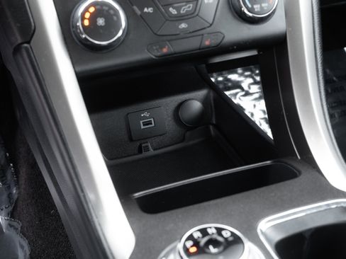 Used 2017 Ford Fusion SE image 14