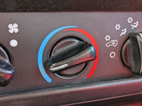 Used 2006 Jeep Wrangler SE image 27