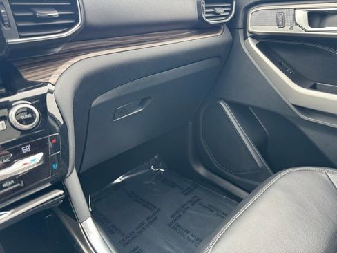 Used 2021 Ford Explorer Limited w/ Equipment Group 301A image 28