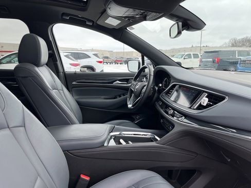 Used 2022 Buick Enclave Essence w/ Experience Buick Package image 5