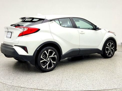 Used 2021 Toyota C-HR XLE FWD image 5