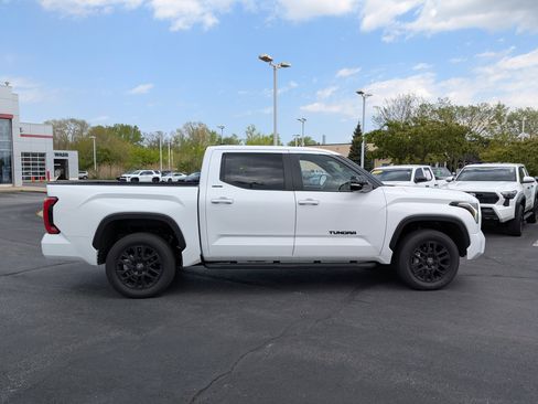 Used 2026 Toyota Tundra Limited AWD/4WD image 11