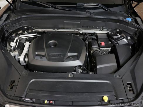 Used 2016 Volvo XC90 T6 Momentum w/ Momentum Plus Package image 37