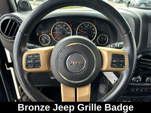 Used 2014 Jeep Wrangler Unlimited Sahara image 17