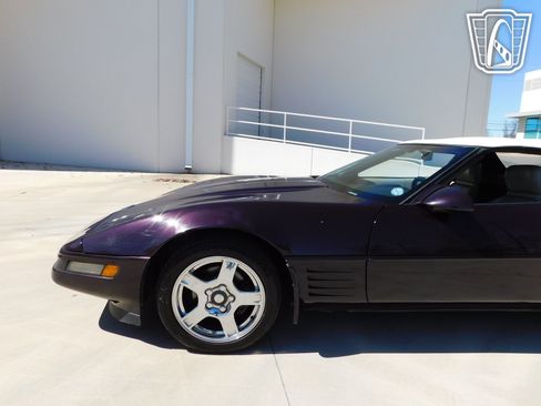 Used 1993 Chevrolet Corvette Convertible RWD image 11