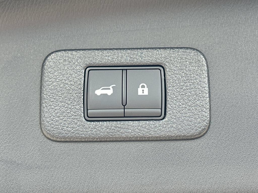 Used 2024 Nissan Armada SL w/ Midnight Edition Package RWD image 16